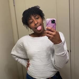 Meet your Posher, Maya